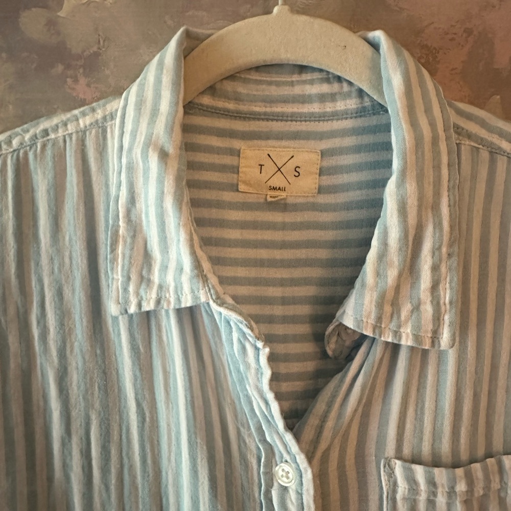 Thread and Supply Blue striped collared shirt with pocket